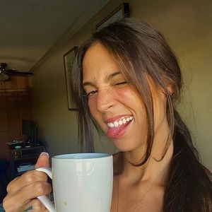 Meet your Posher, Alexandrea